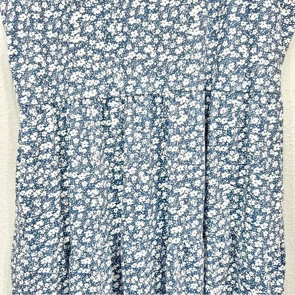 NWOT Boutique Floral Sleevless V-neck Shirt-Dress - Picture 5 of 12